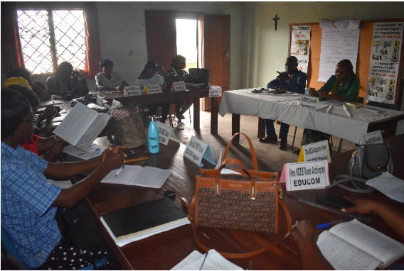 RECYCLAGE-FORMATION DES EDUCATEURS COMMUNAUTAIRE ET EDUCATEURS COMMUNAUTAIRES STAGIAIRES DU 07 AVRIL AU 09 MAI 2024 AUX CENTRES D’ACCUEIL DE L’ESPOIR (CAES)) L’Unité Opérationnelle Education/Sensibilisation toujours en quête de la performance!