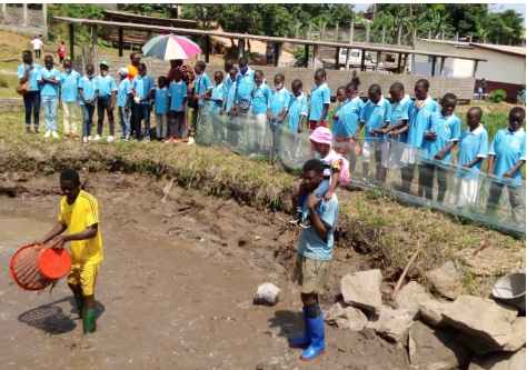 Retour en image sur l’excursion des Orphelins de sida et Enfants vulnérables (OEVs) du Centre d’Accueil Temporaire d’Efoulan (CATE) au Centre de Promotion des Acticités Socioéconomiques (CEPASE) de Nkoabang.