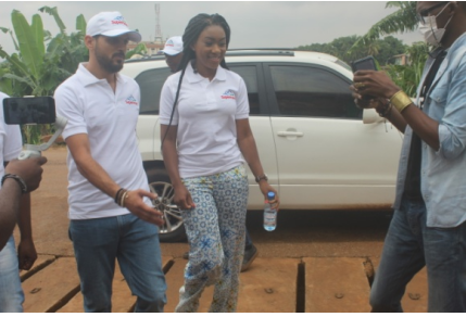 La Miss Cameroun 2018 et l’entreprise citoyenne Source du  Pays offrent le sourire et l’espoir aux pensionnaires (Orphelins de Sida et Autres Enfants Vulnérable ‘’OEVs) du Centre d’Accueil Temporaire d’Efoulan (CATE).