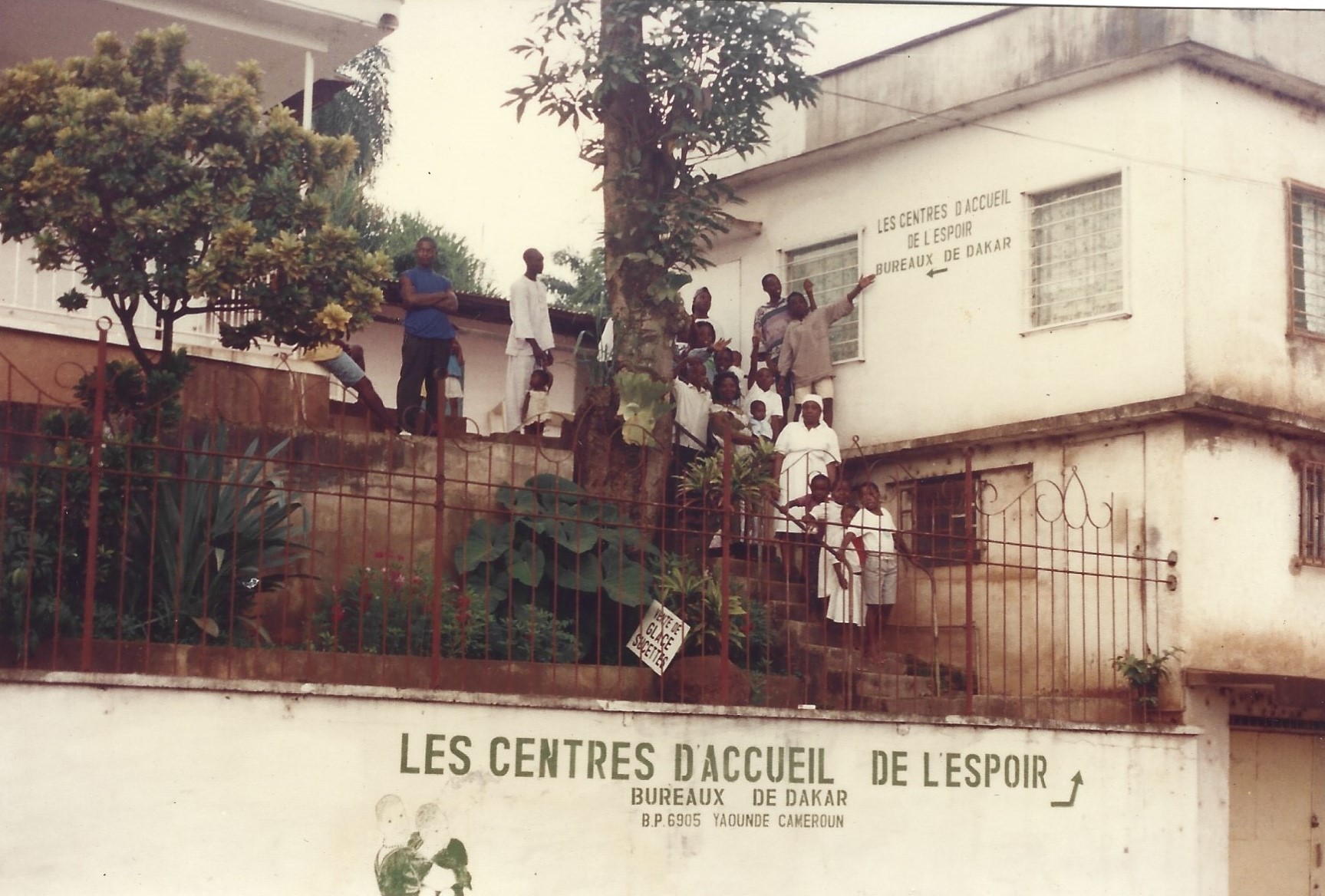 Premiers locaux de l&#039;association à Dakar