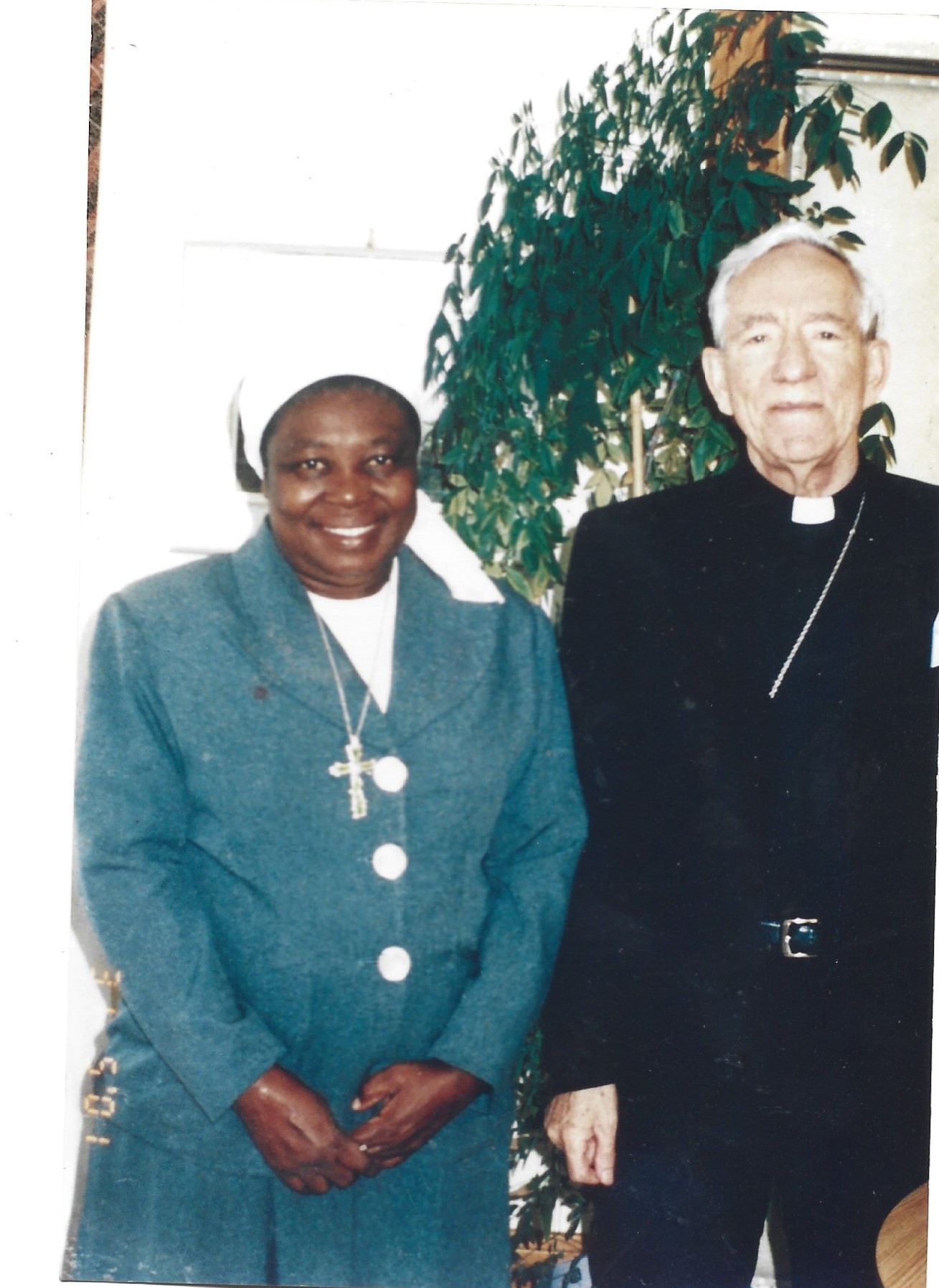 Sœur MEWOULOU Marie Thérèse invitée et reçue par l&#039;archevêque de Québec Maurice Couture