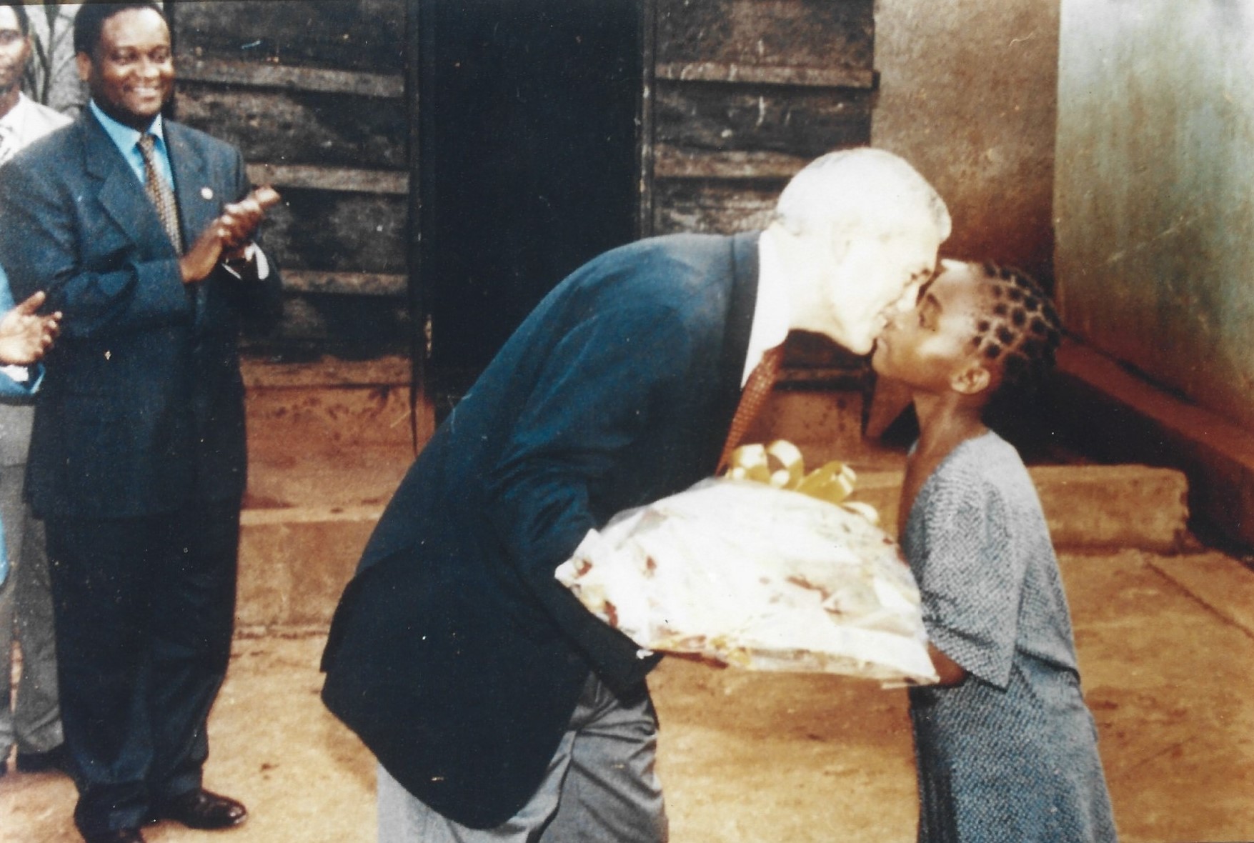 Visite  de M_ Robert CALDERESI Directeur des opérations pour l&#039;Afrique Centrale à la Banque Mondiale