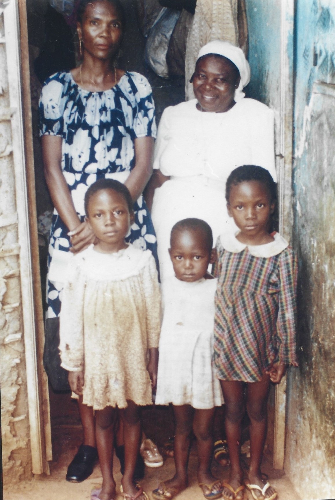 Les premiers orphelins encadrés au centre dEFOULAN