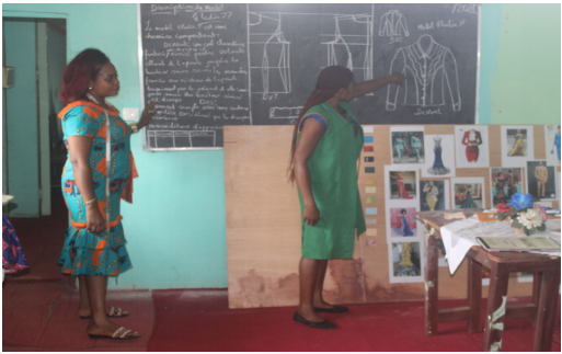 Les apprenants du CEPASE se formant en couture